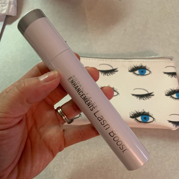 Lash boost & carrying bag